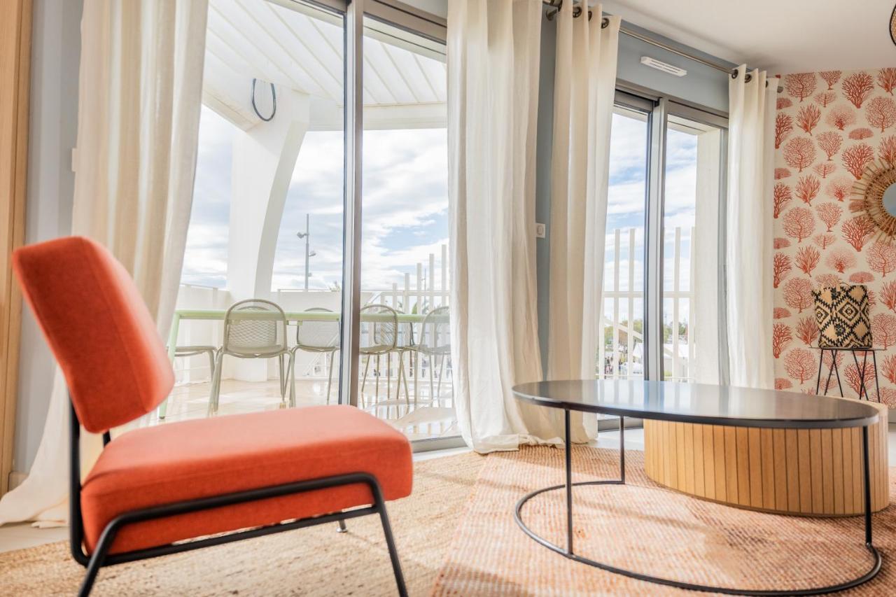 Le Majestic Residence: Seaside Luxury With Rooftop Pool Apartment