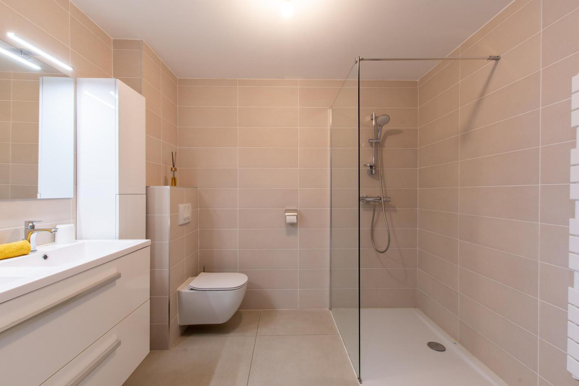 Le Majestic Residence: Seaside Luxury With Rooftop Pool La Grande-Motte