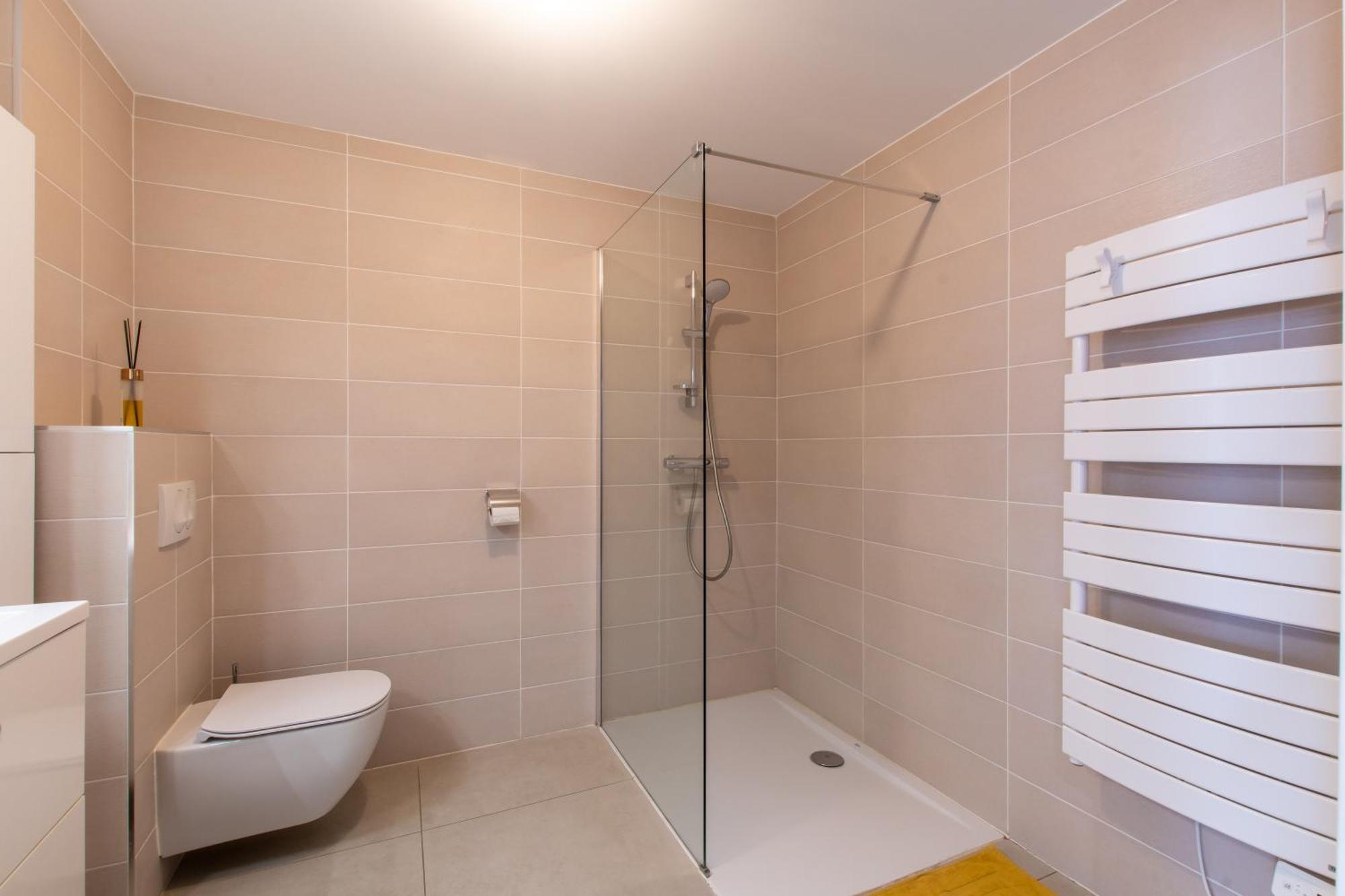 Le Majestic Residence: Seaside Luxury With Rooftop Pool * La Grande-Motte